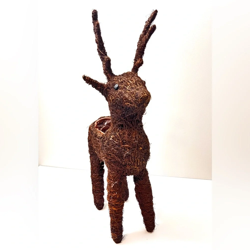 Reindeer Planter Natural Brown Vine Liner Christmas Arrangement Cabincore Decor